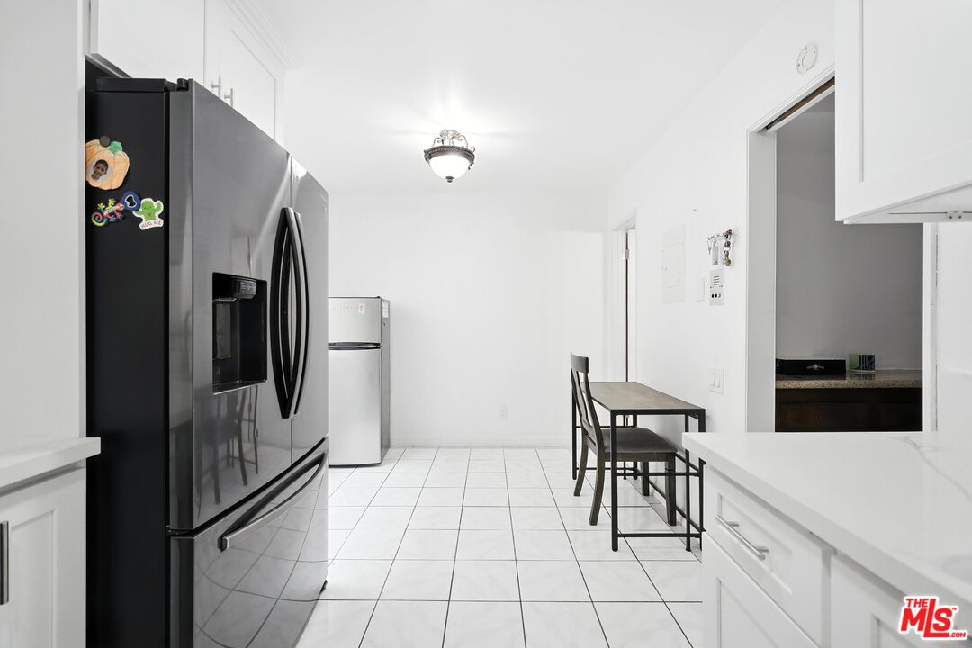 7422 Hazeltine Ave Unit: 3