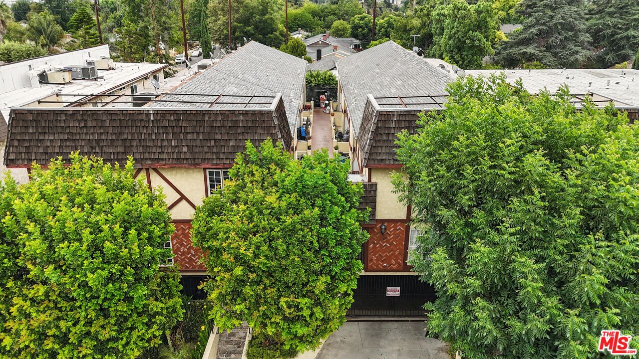 7422 Hazeltine Ave Unit: 3