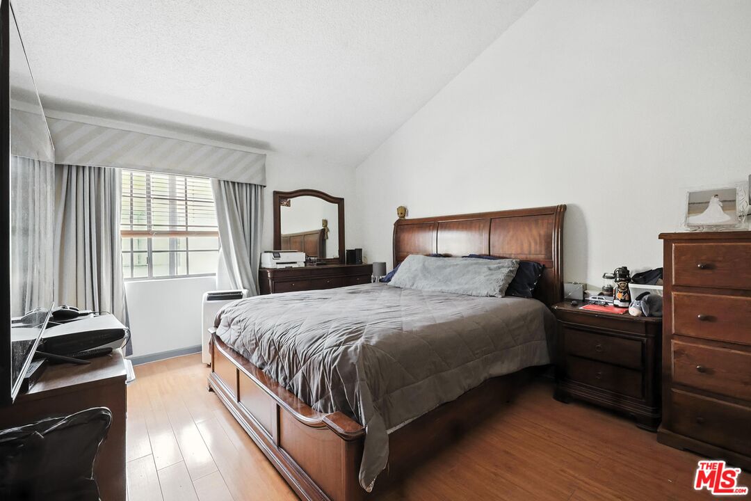 7422 Hazeltine Ave Unit: 3
