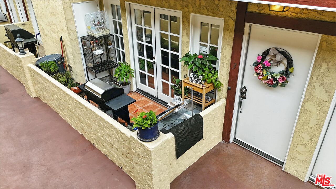 7422 Hazeltine Ave Unit: 3