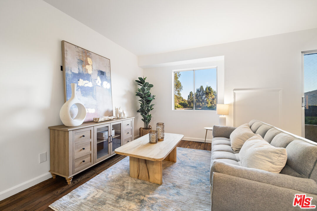 2700 Cahuenga Blvd Unit: 3108
