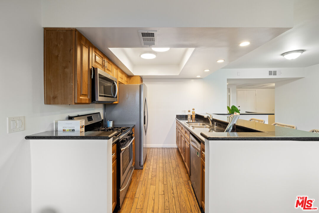 2700 Cahuenga Blvd Unit: 3108