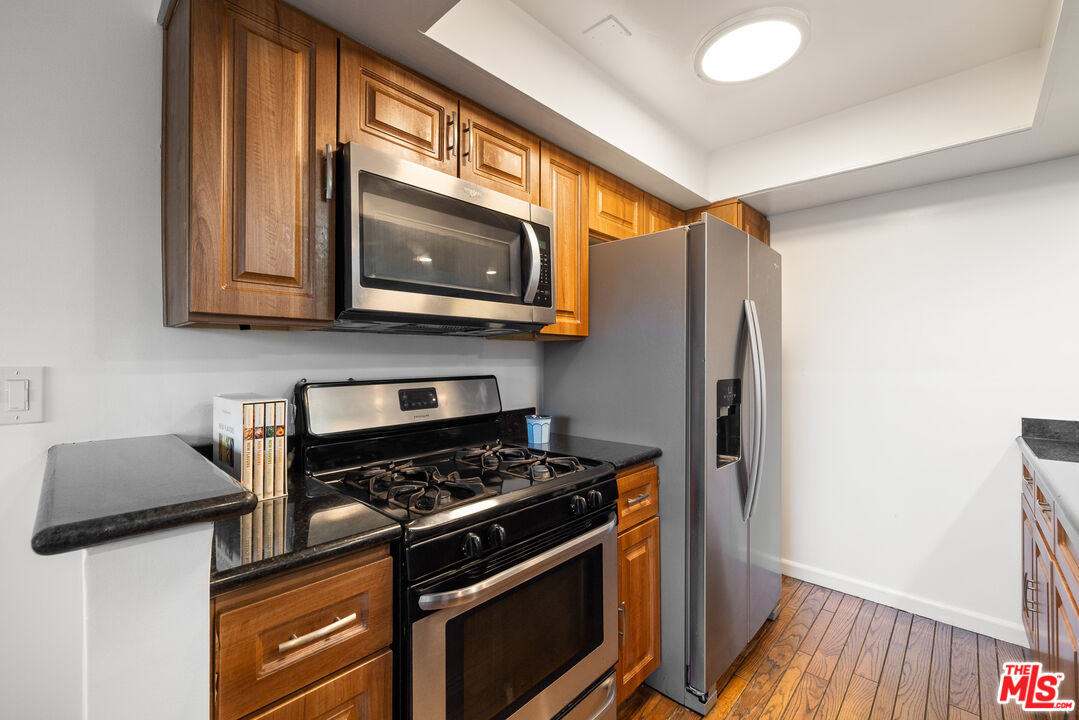 2700 Cahuenga Blvd Unit: 3108