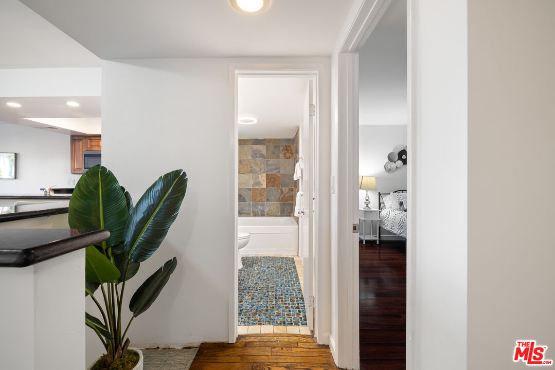 2700 Cahuenga Blvd Unit: 3108