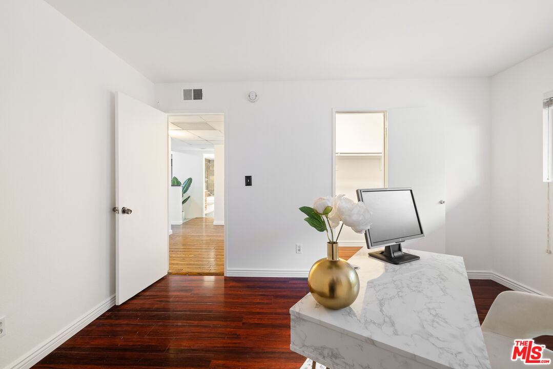 2700 Cahuenga Blvd Unit: 3108