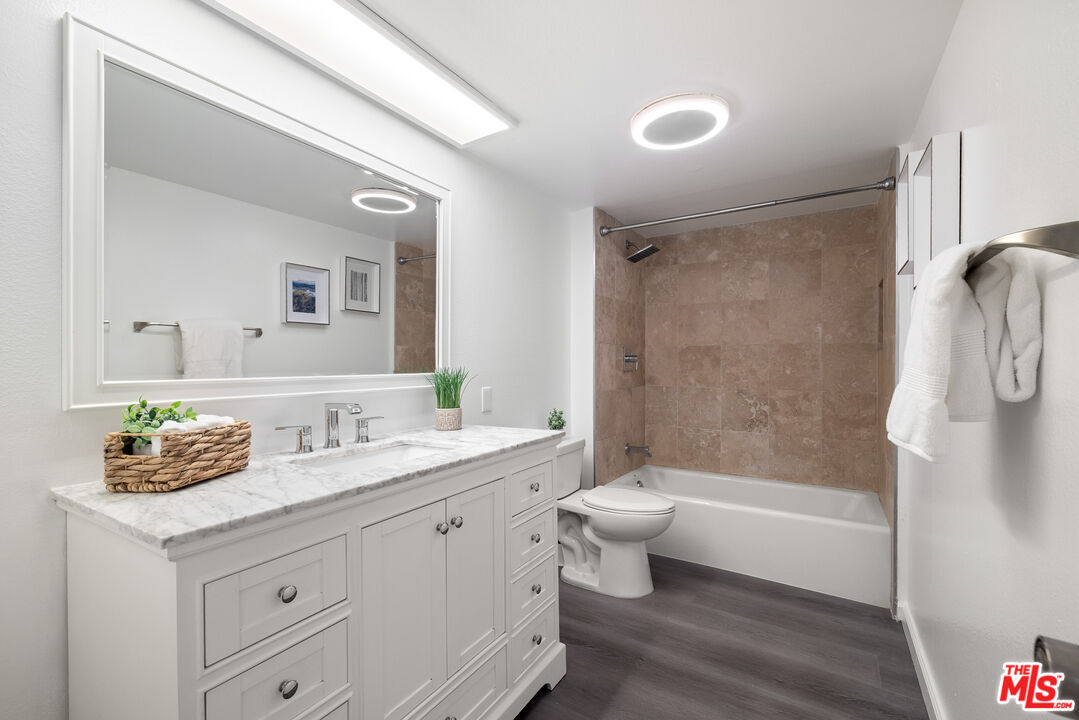 2700 Cahuenga Blvd Unit: 3108