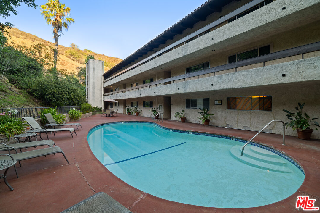 2700 Cahuenga Blvd Unit: 3108