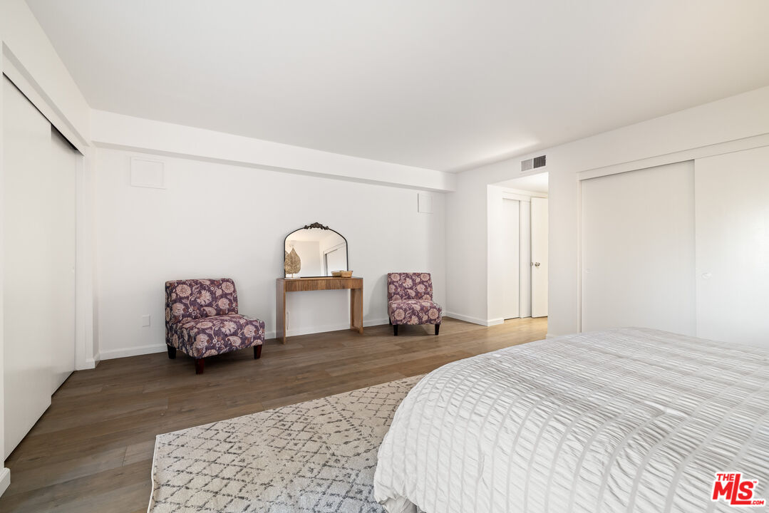 2700 Cahuenga Blvd Unit: 3108