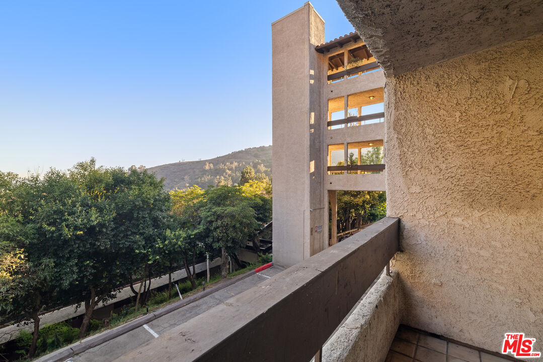 2700 Cahuenga Blvd Unit: 3108