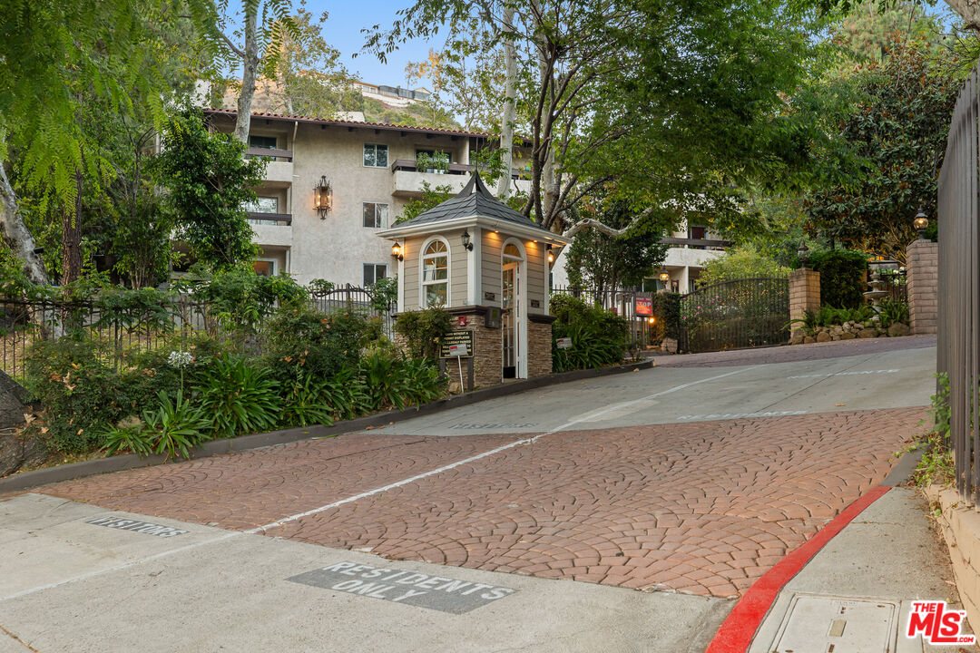 2700 Cahuenga Blvd Unit: 3108