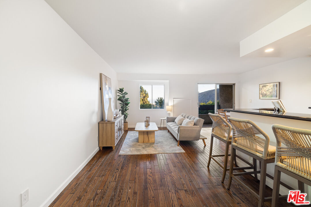 2700 Cahuenga Blvd Unit: 3108