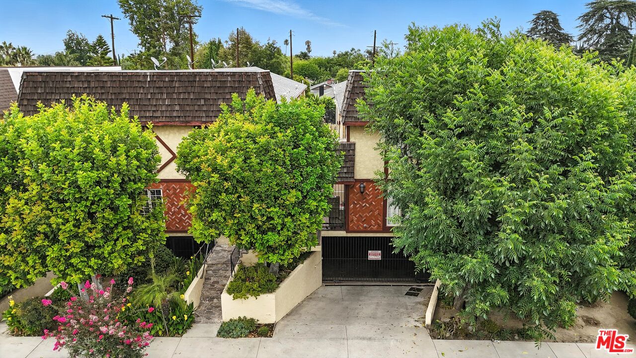 7422 Hazeltine Ave Unit: 3