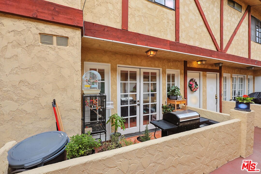 7422 Hazeltine Ave Unit: 3