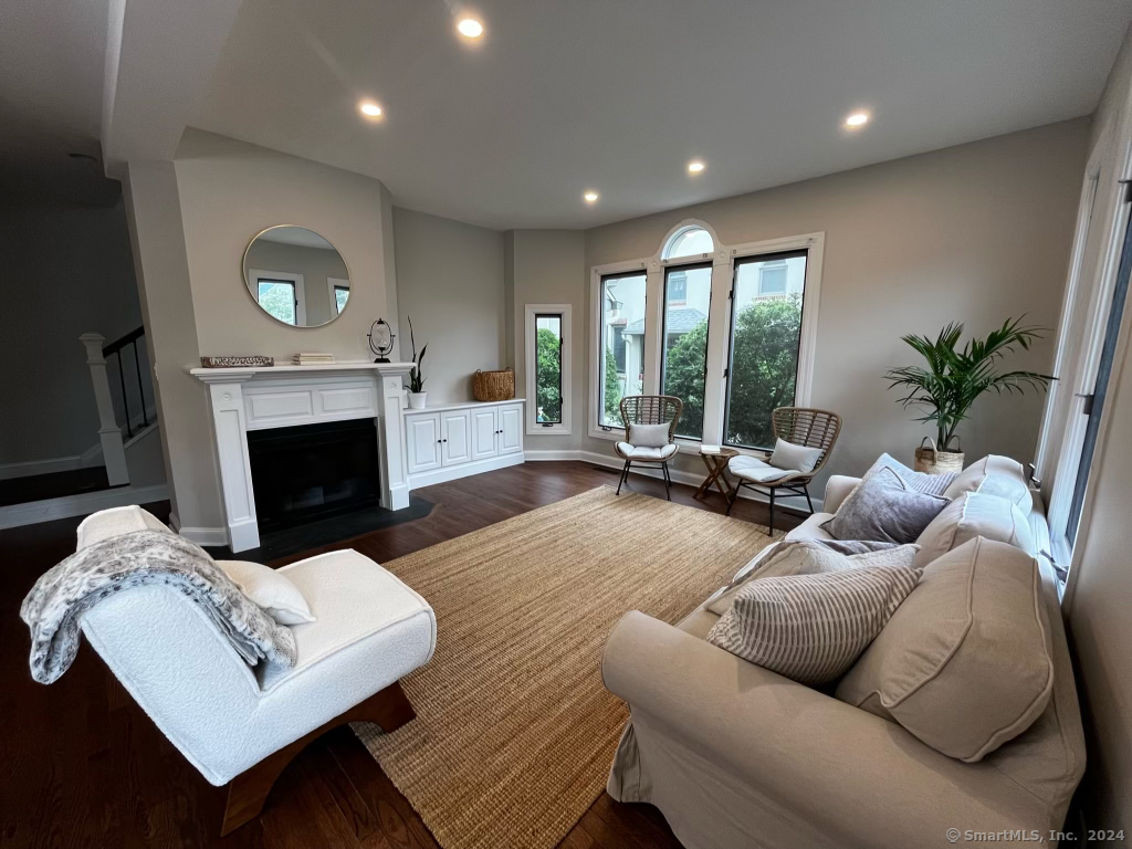 869 Orange Street APT 10W