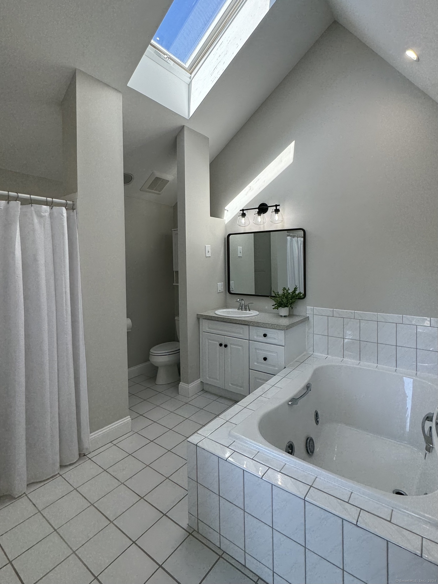 869 Orange Street APT 10W