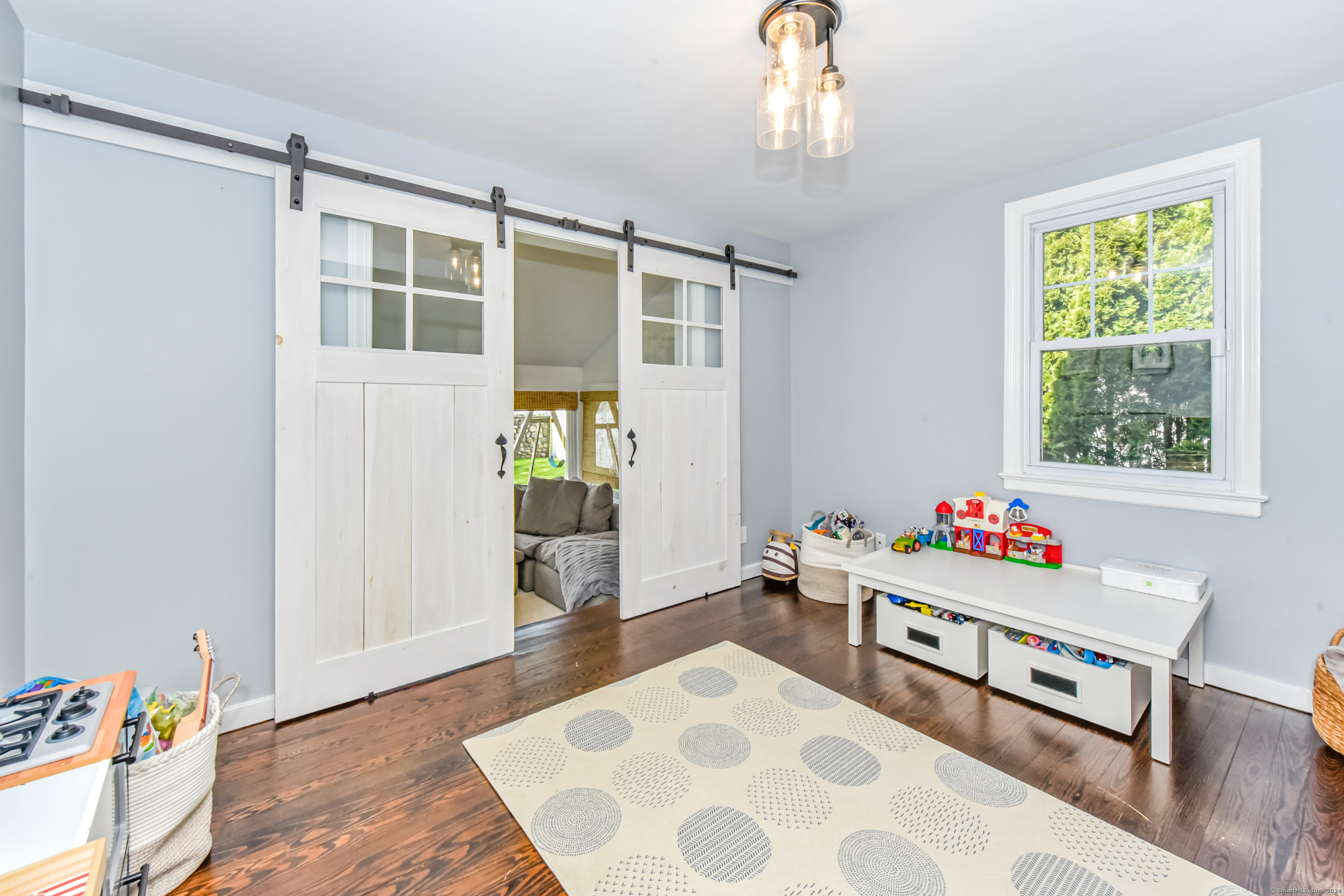 64 Woodside Avenue