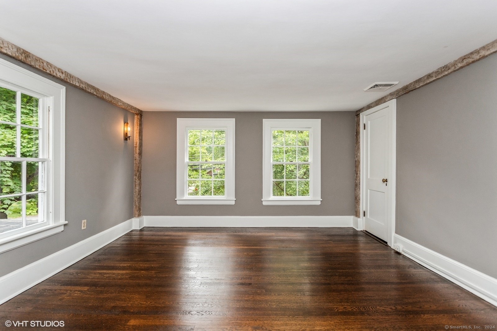 1832 Huntington Turnpike