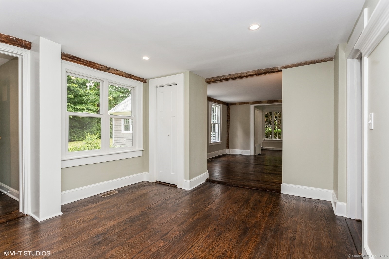 1832 Huntington Turnpike