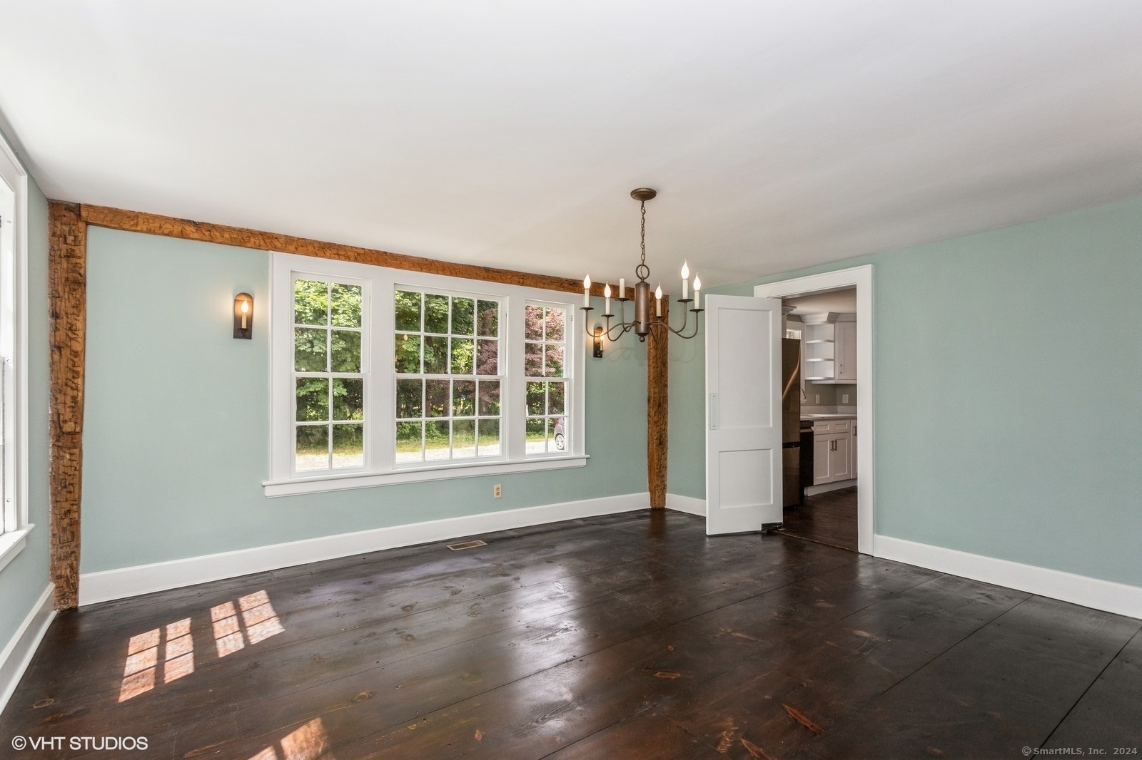 1832 Huntington Turnpike