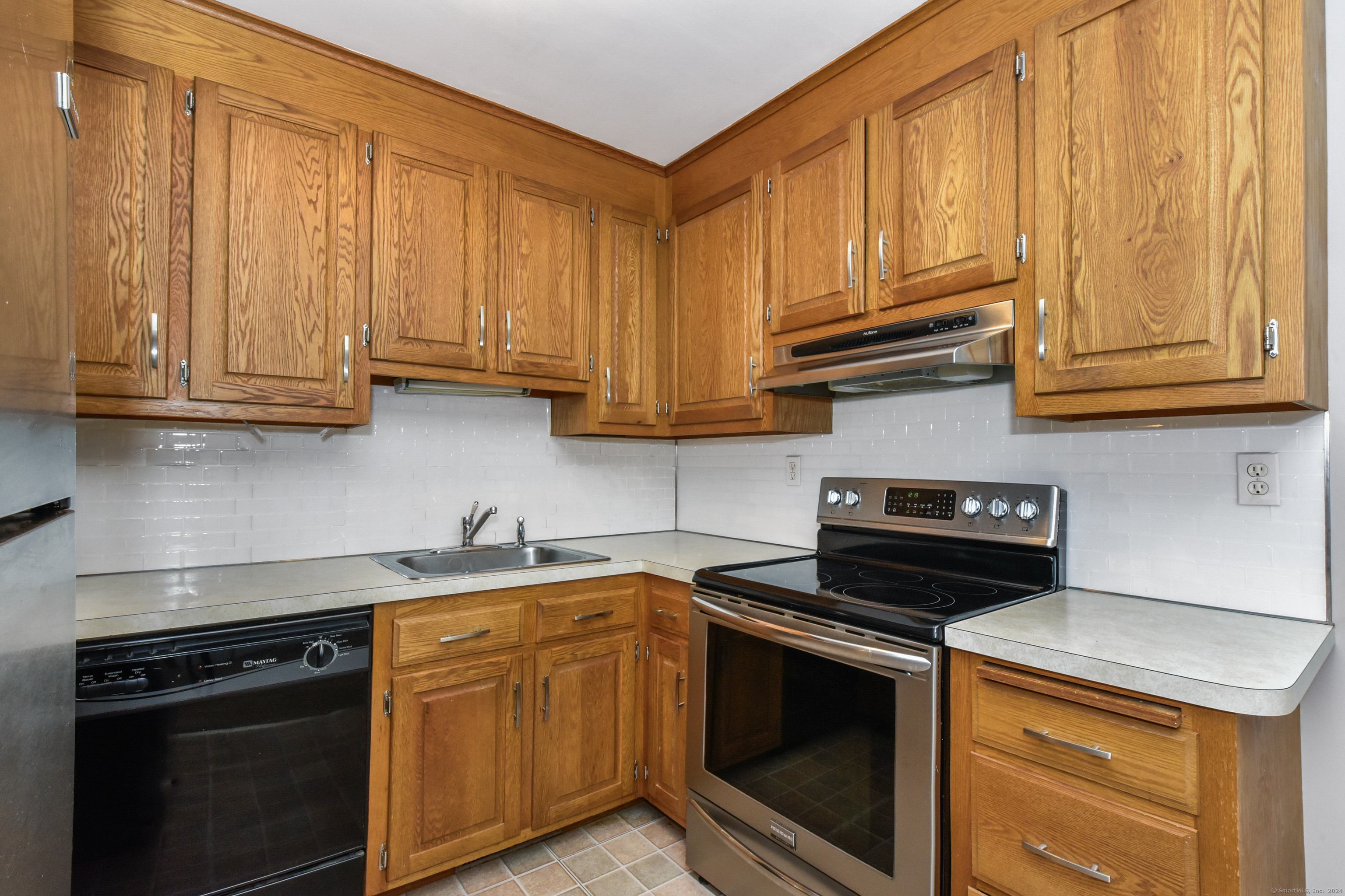 462 Glendale Avenue 18