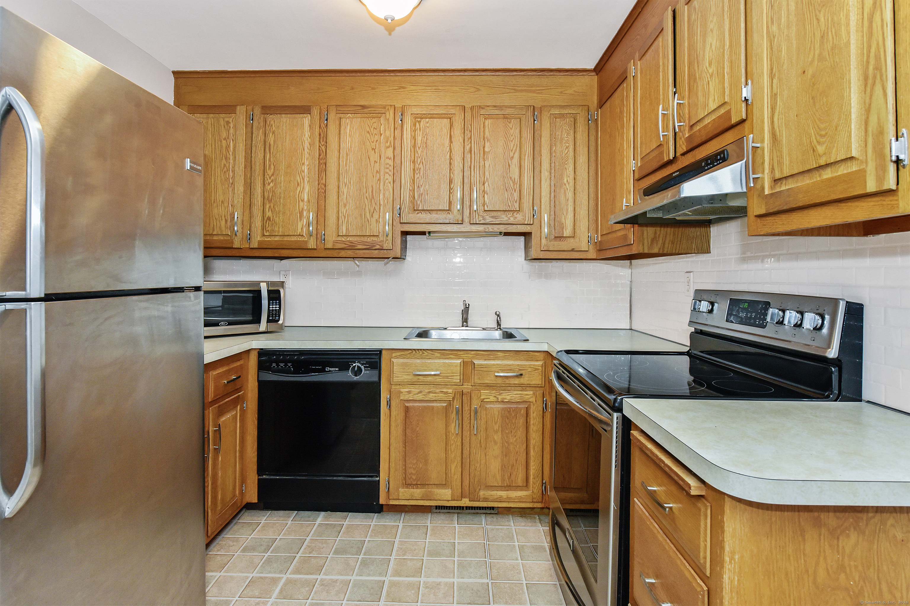462 Glendale Avenue 18