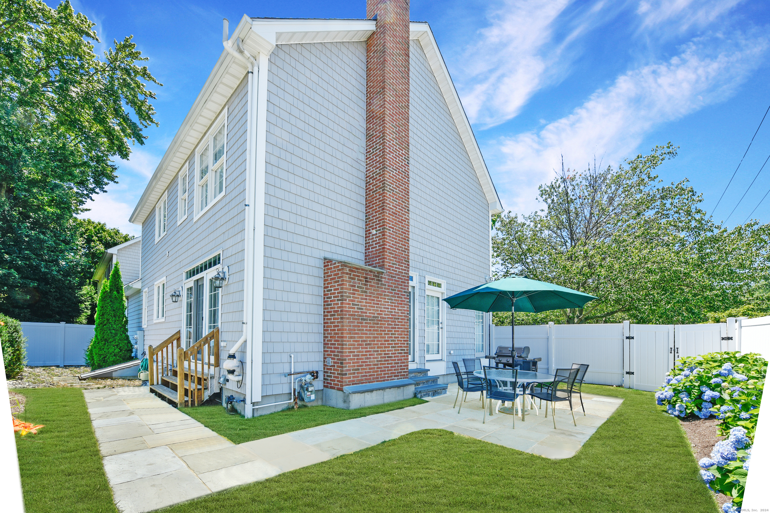 16 Ennis Lane 16