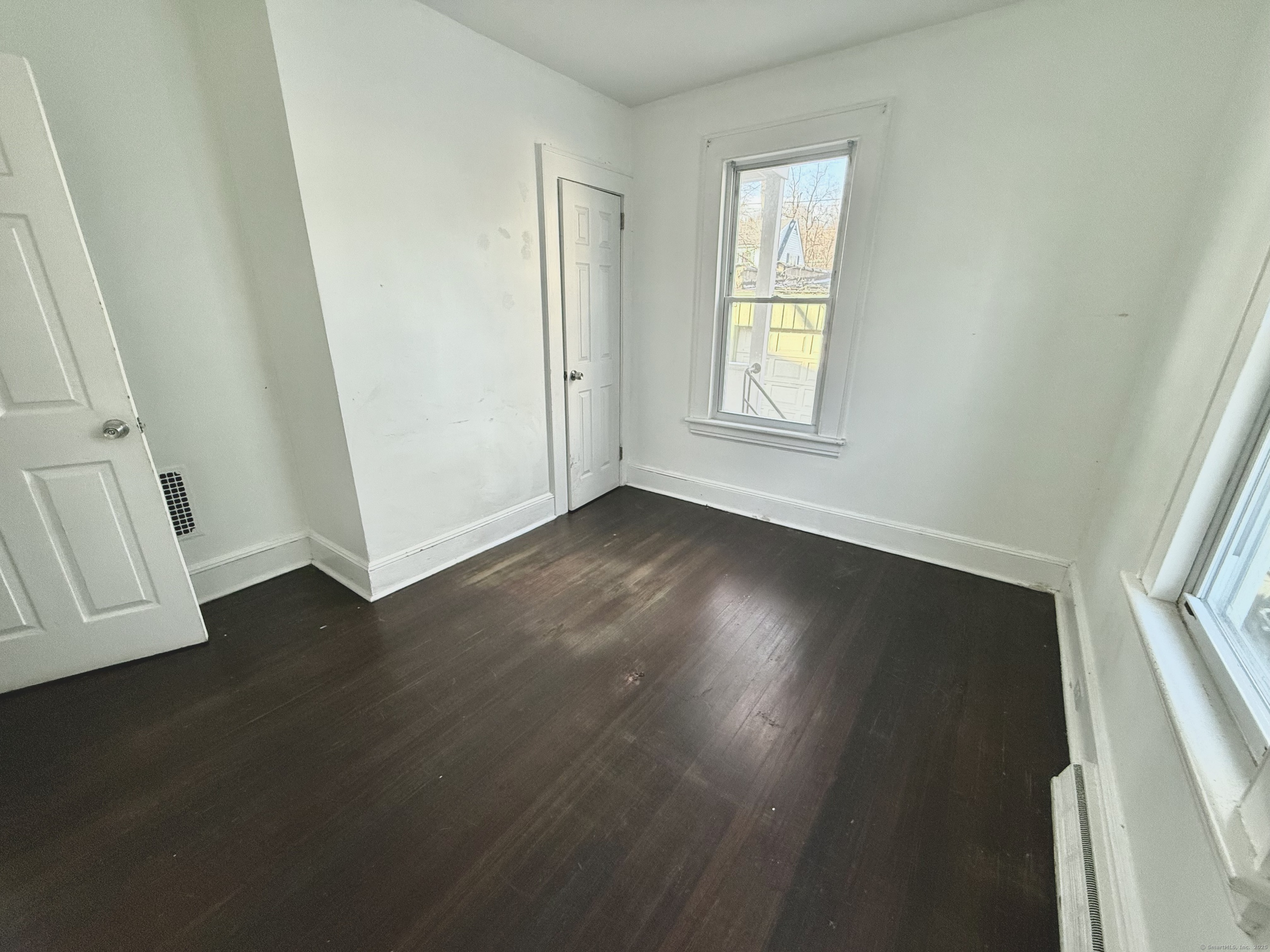 560 Garfield Avenue FL 1
