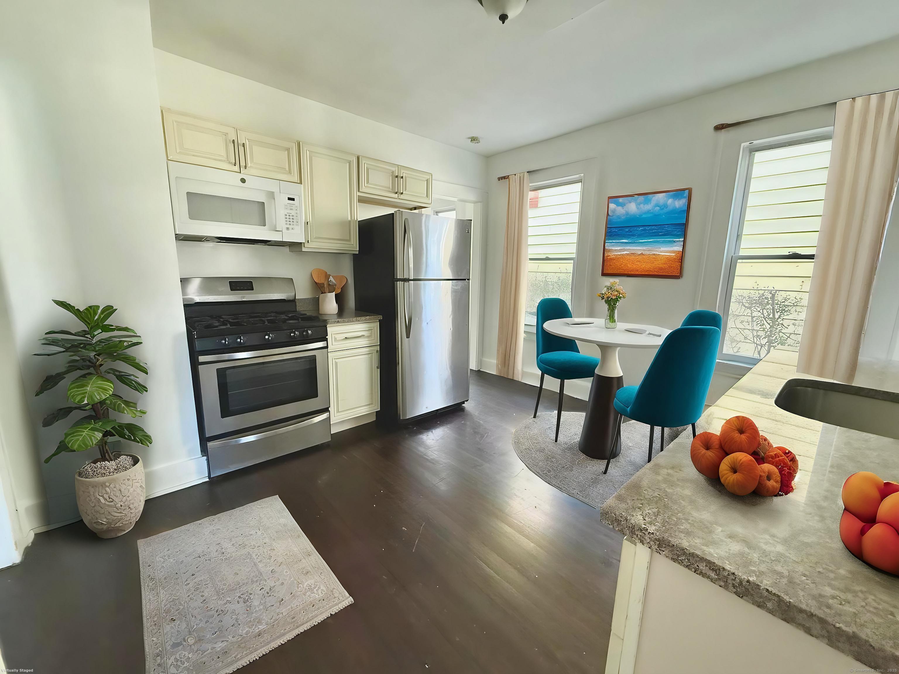 560 Garfield Avenue FL 1