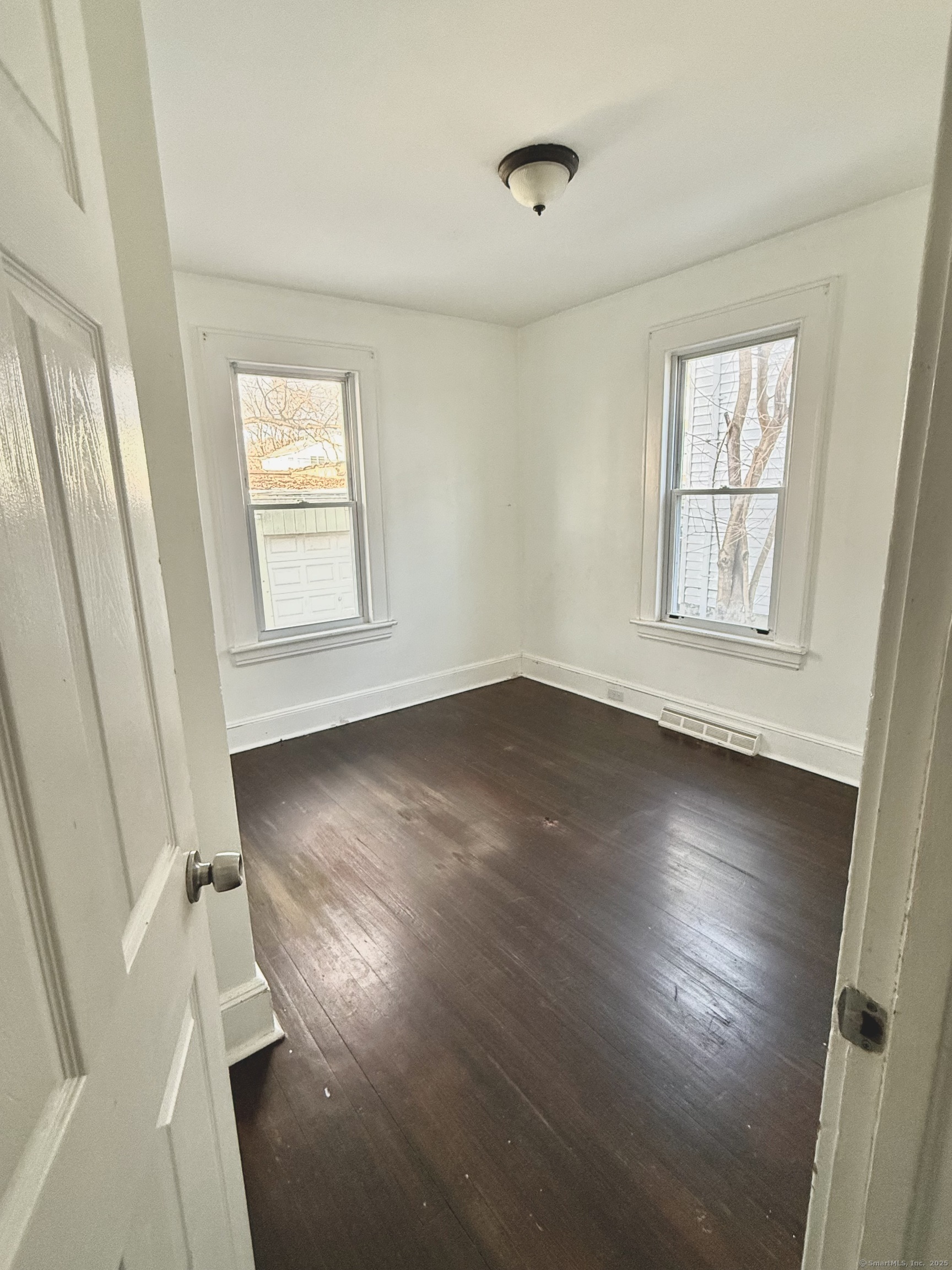 560 Garfield Avenue FL 1