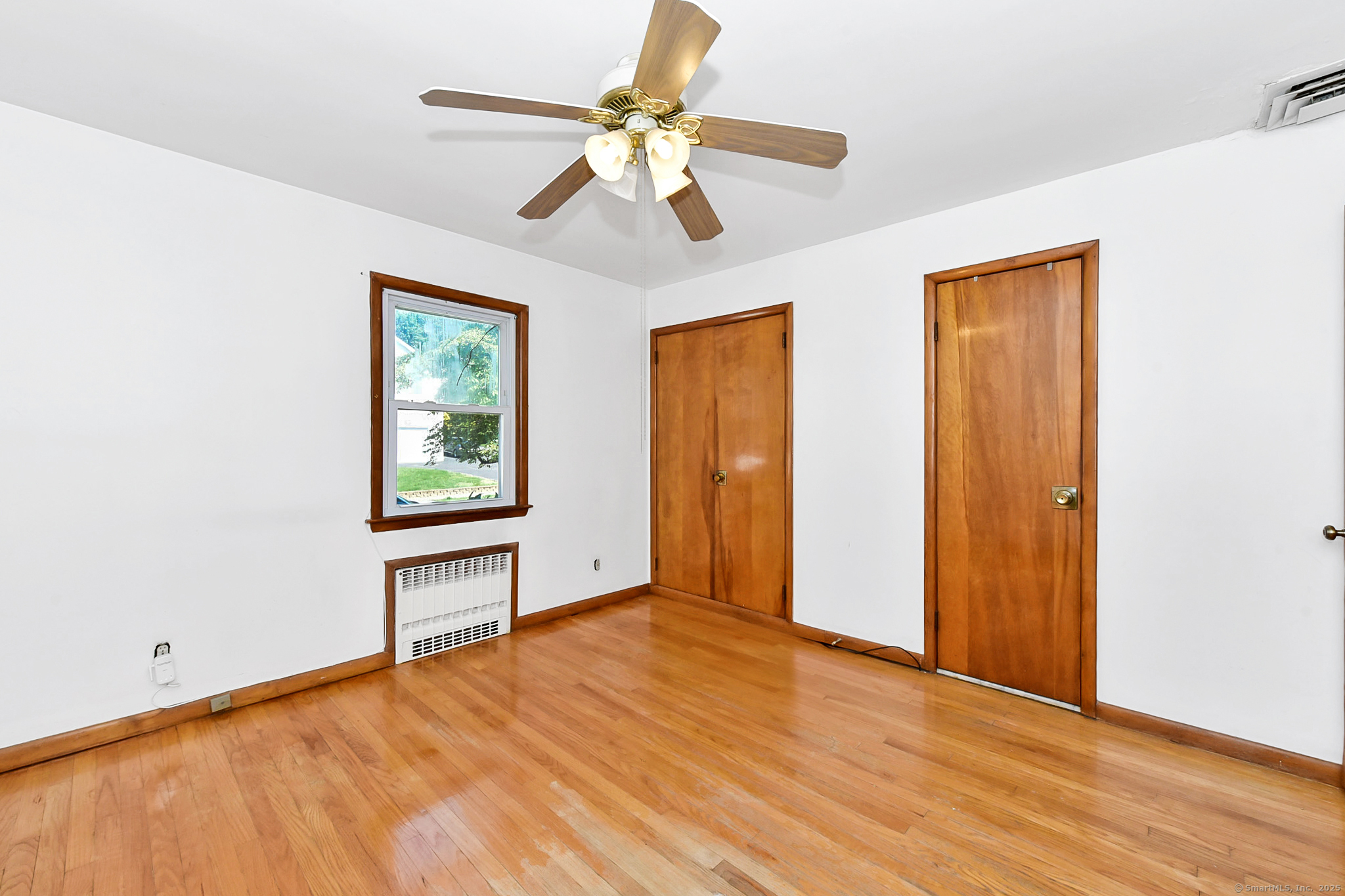 325 Lincoln Boulevard