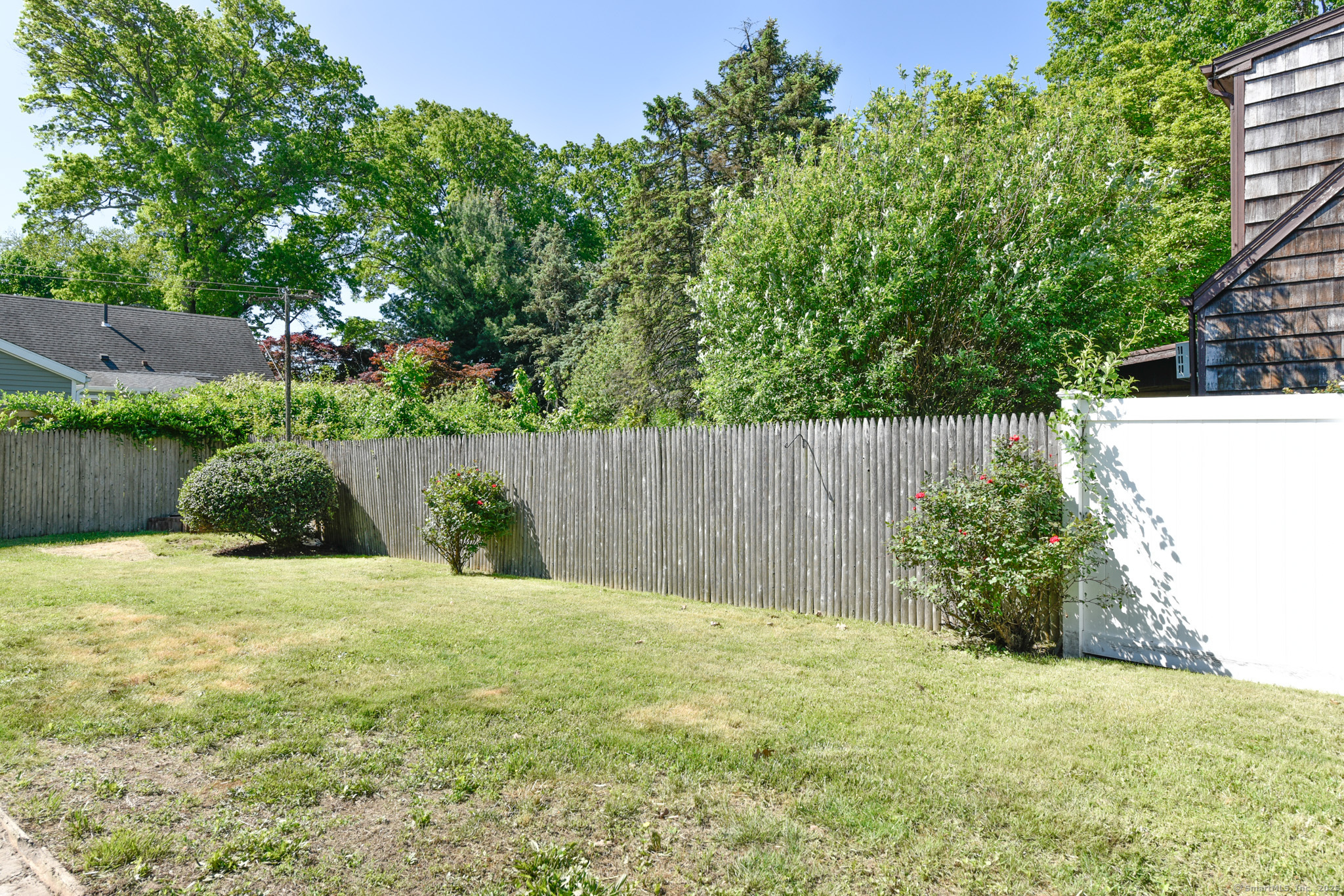 325 Lincoln Boulevard