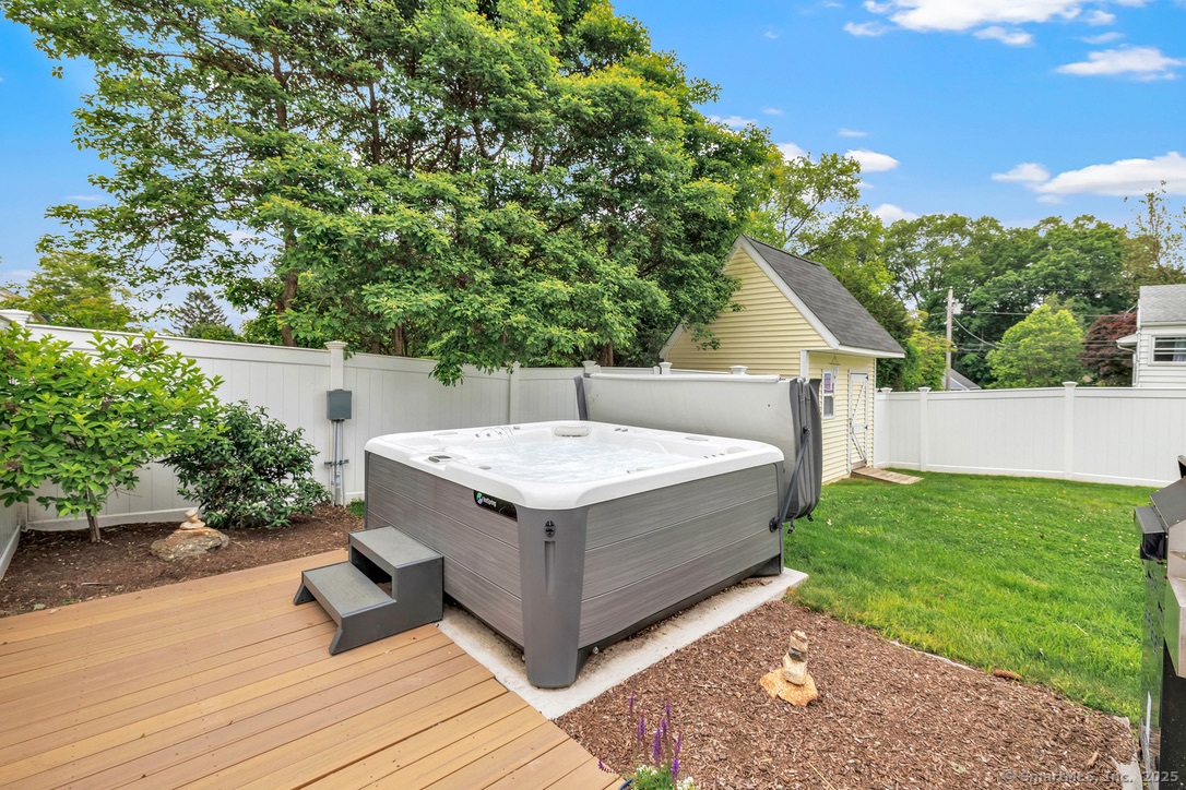 111 Thornberg Street