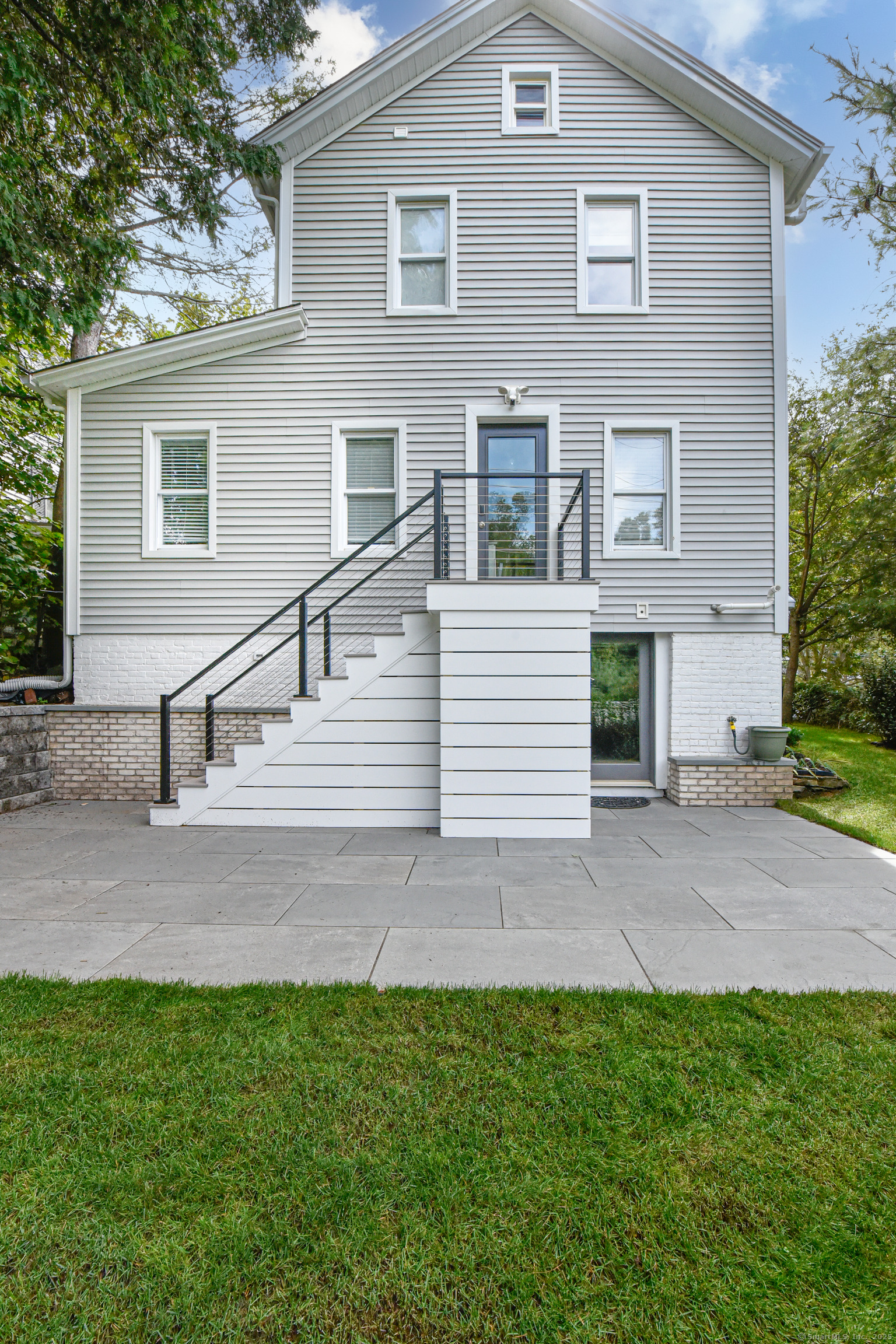 132 Pequot Avenue