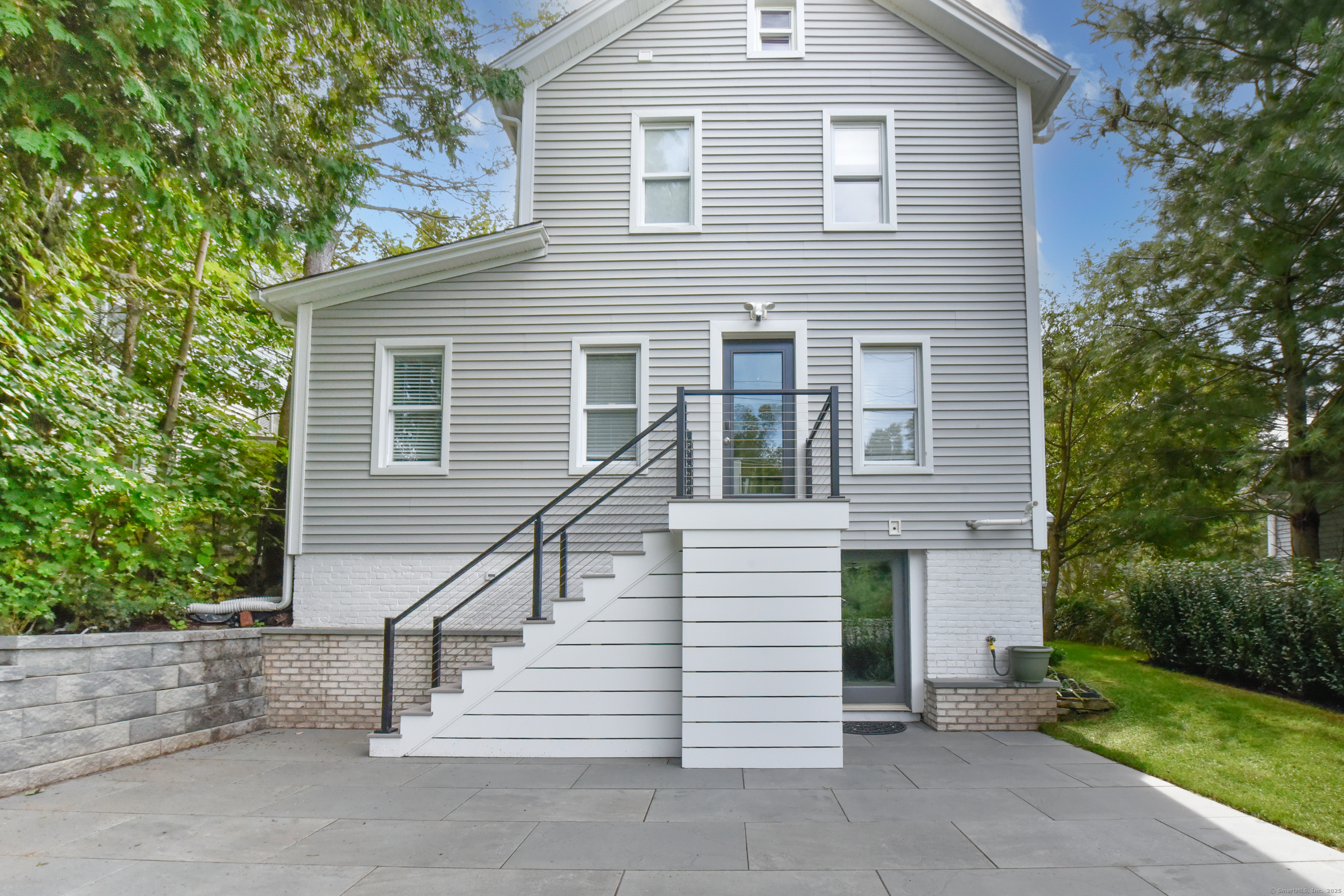132 Pequot Avenue