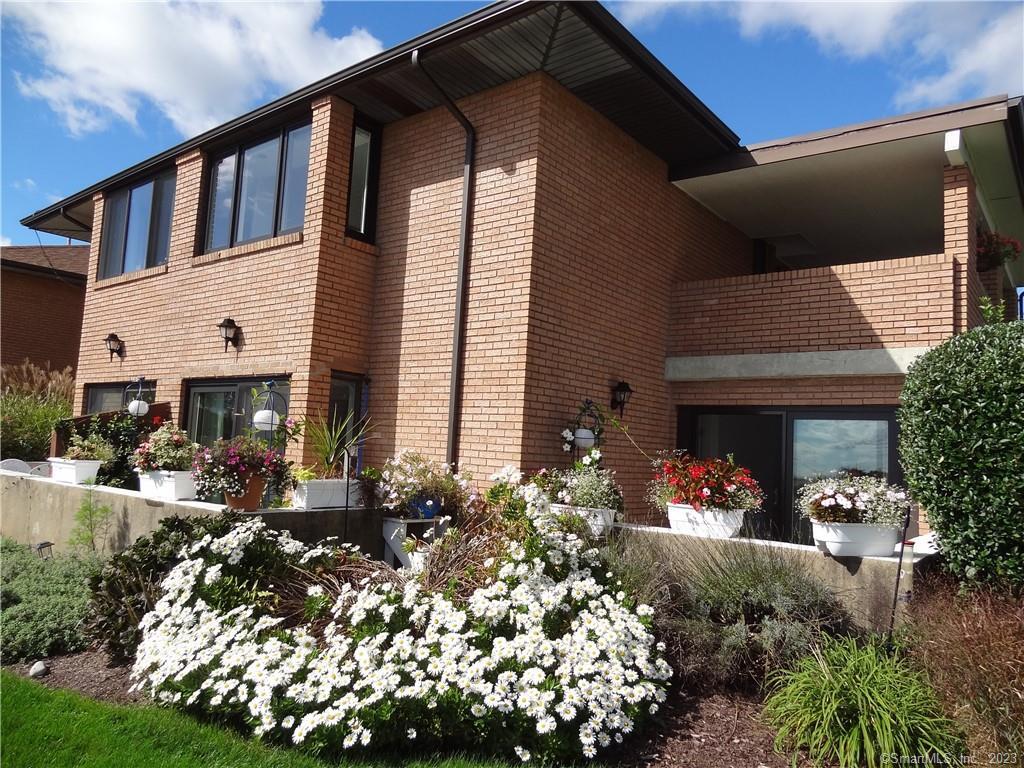 350 Grovers Avenue 11A