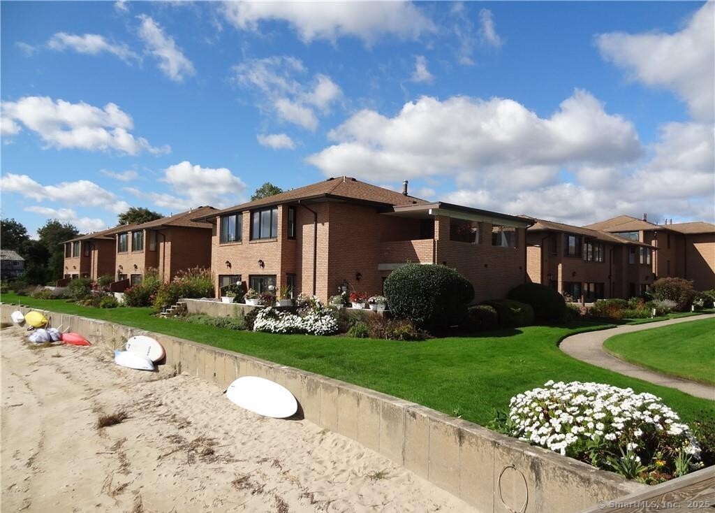 350 Grovers Avenue 11A