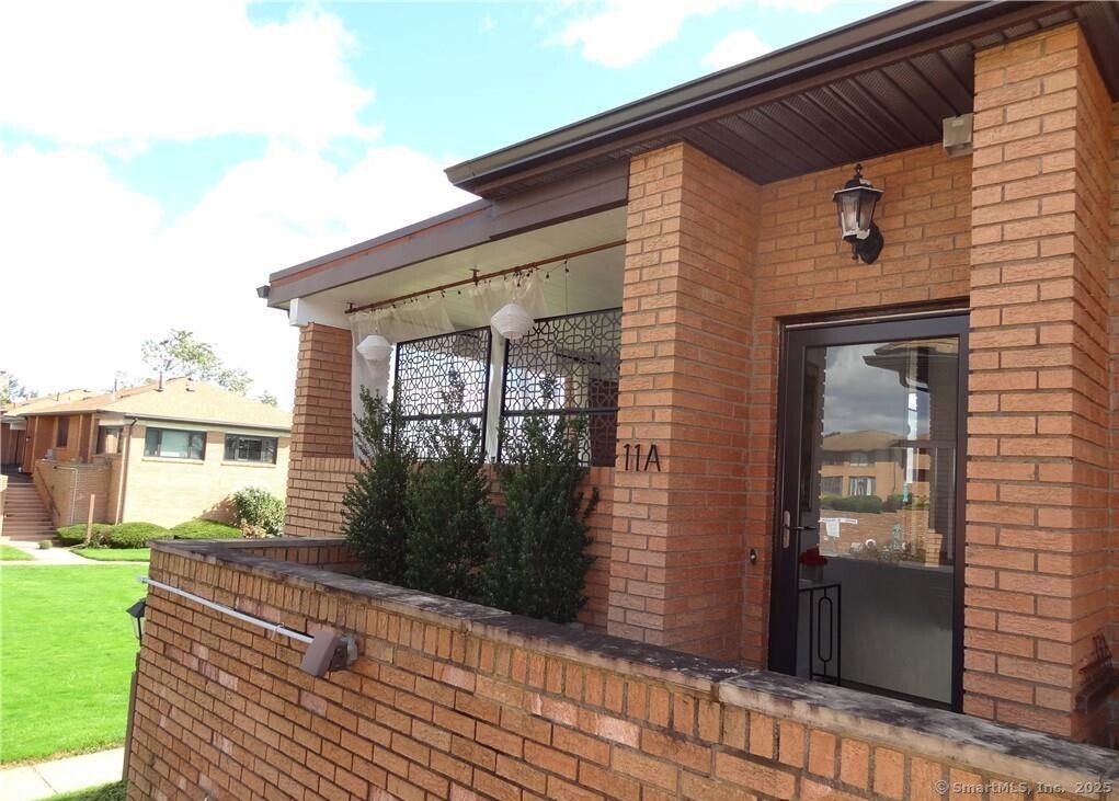 350 Grovers Avenue 11A