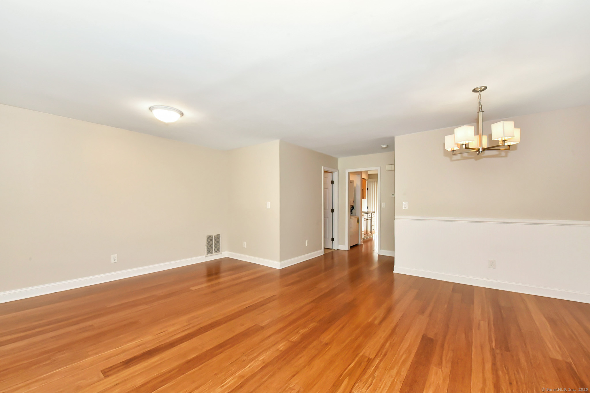 245 Glendale Avenue D8