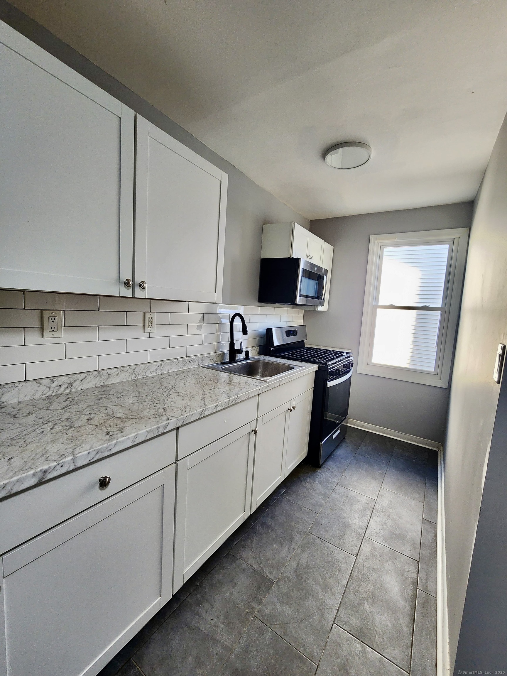 980 Pembroke Street 1L