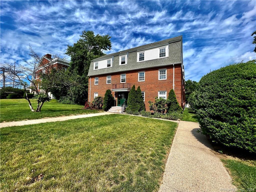 2580 Main Street B17