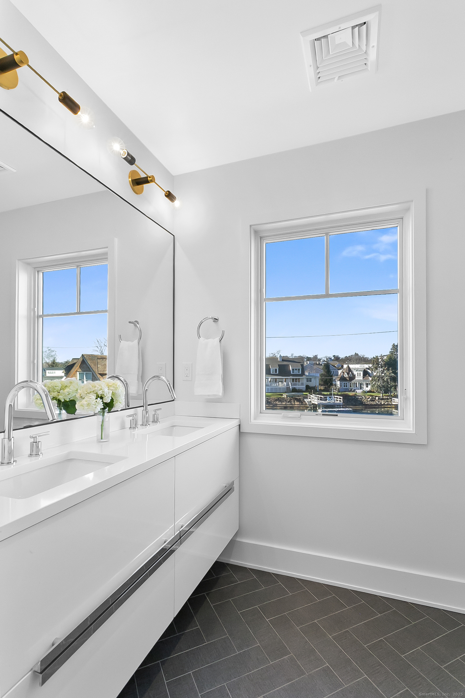 2101 Fairfield Beach Road