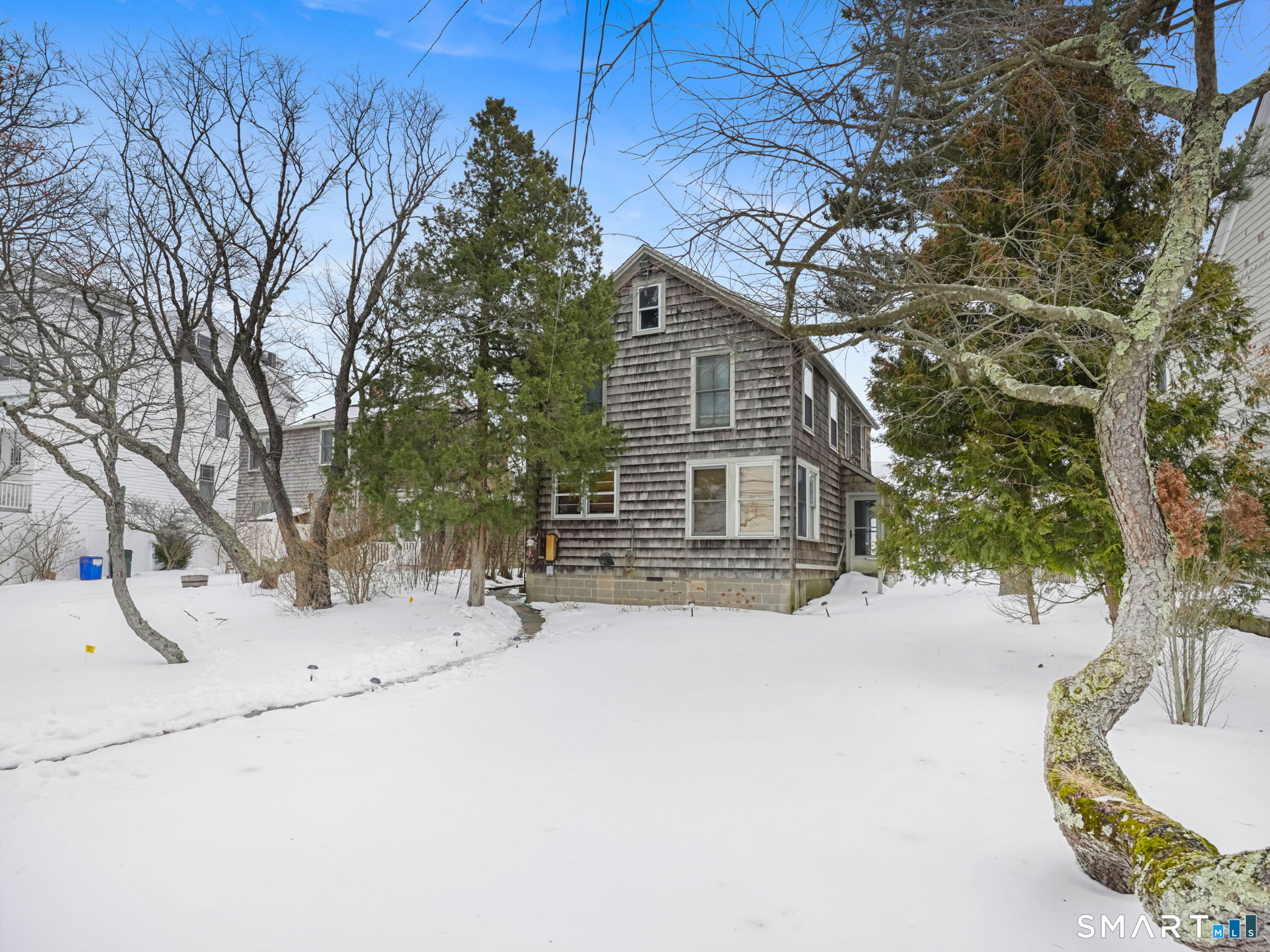 1417 Fairfield Beach Road