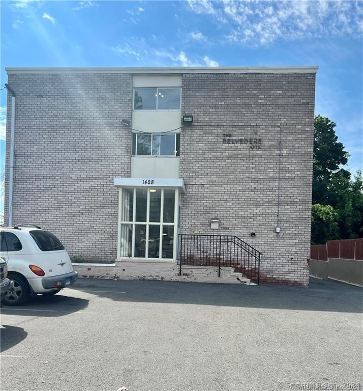 1428 North Avenue B5