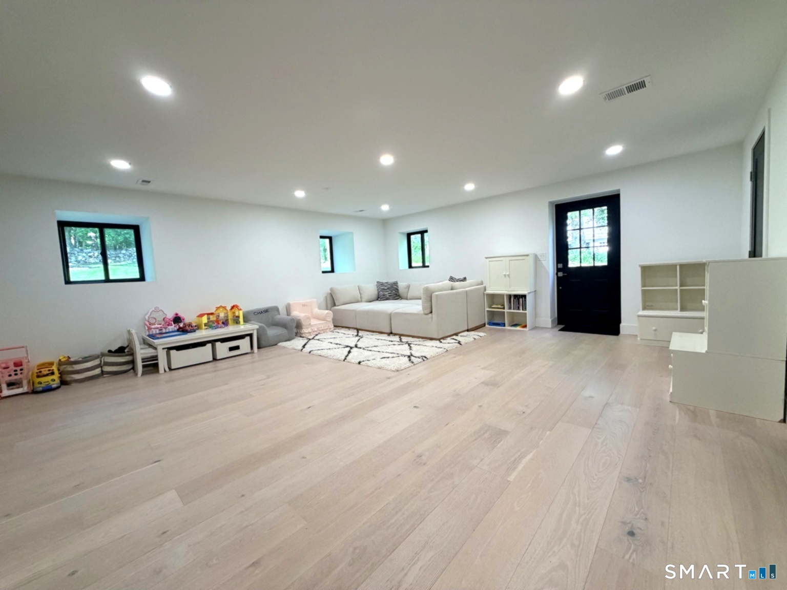 355 Surrey Lane