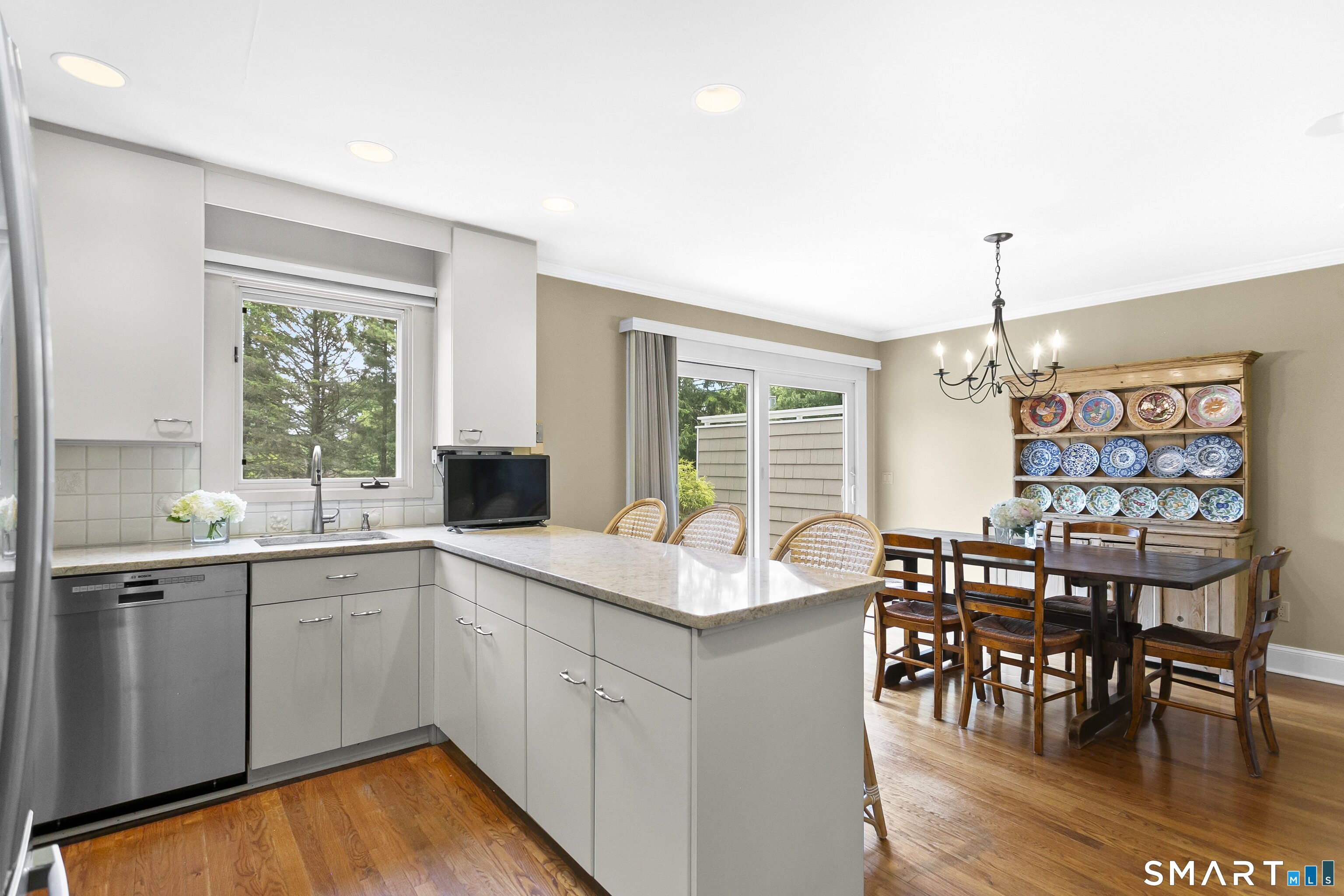 936 South Pine Creek Road 936