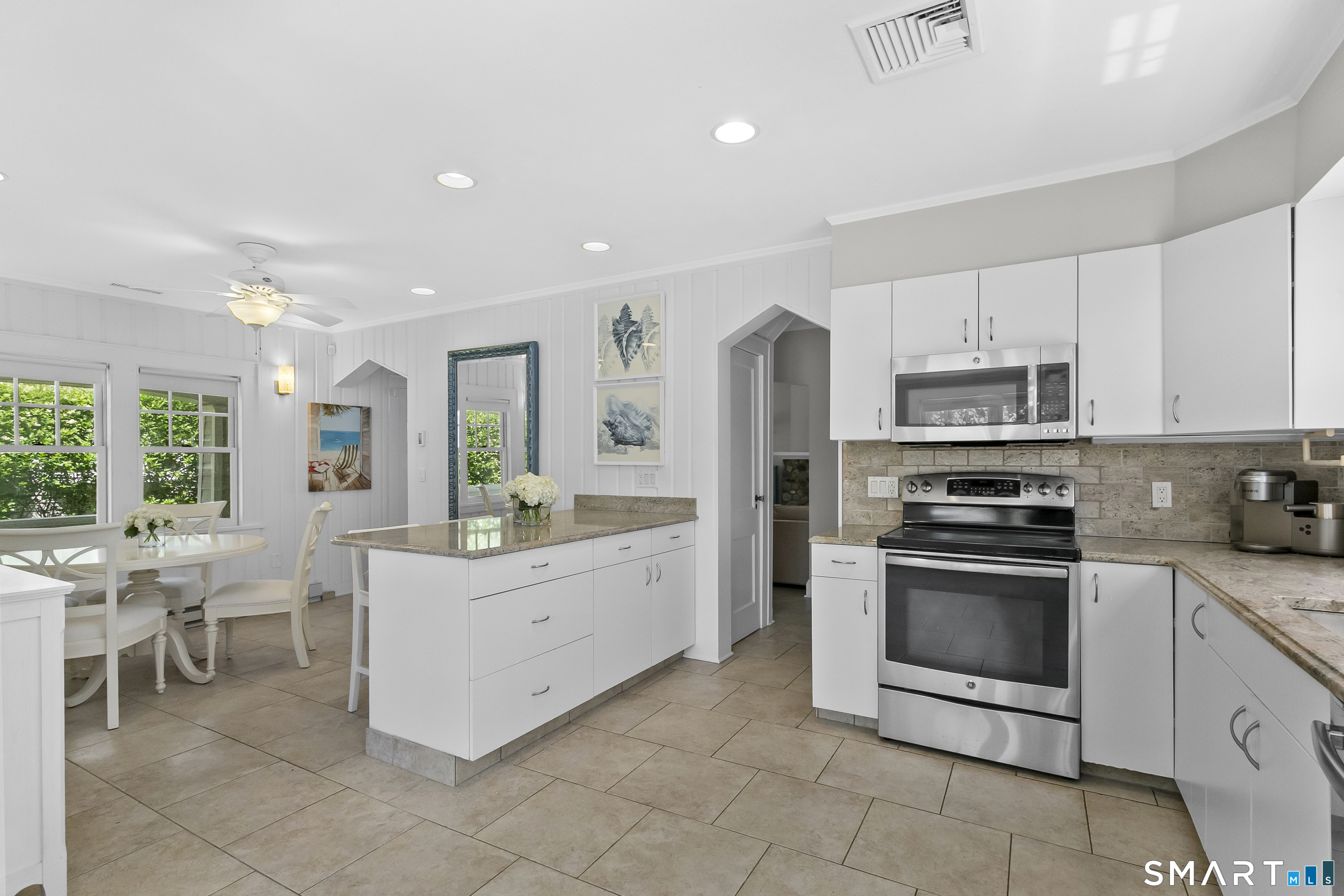 1871 Fairfield Beach Road