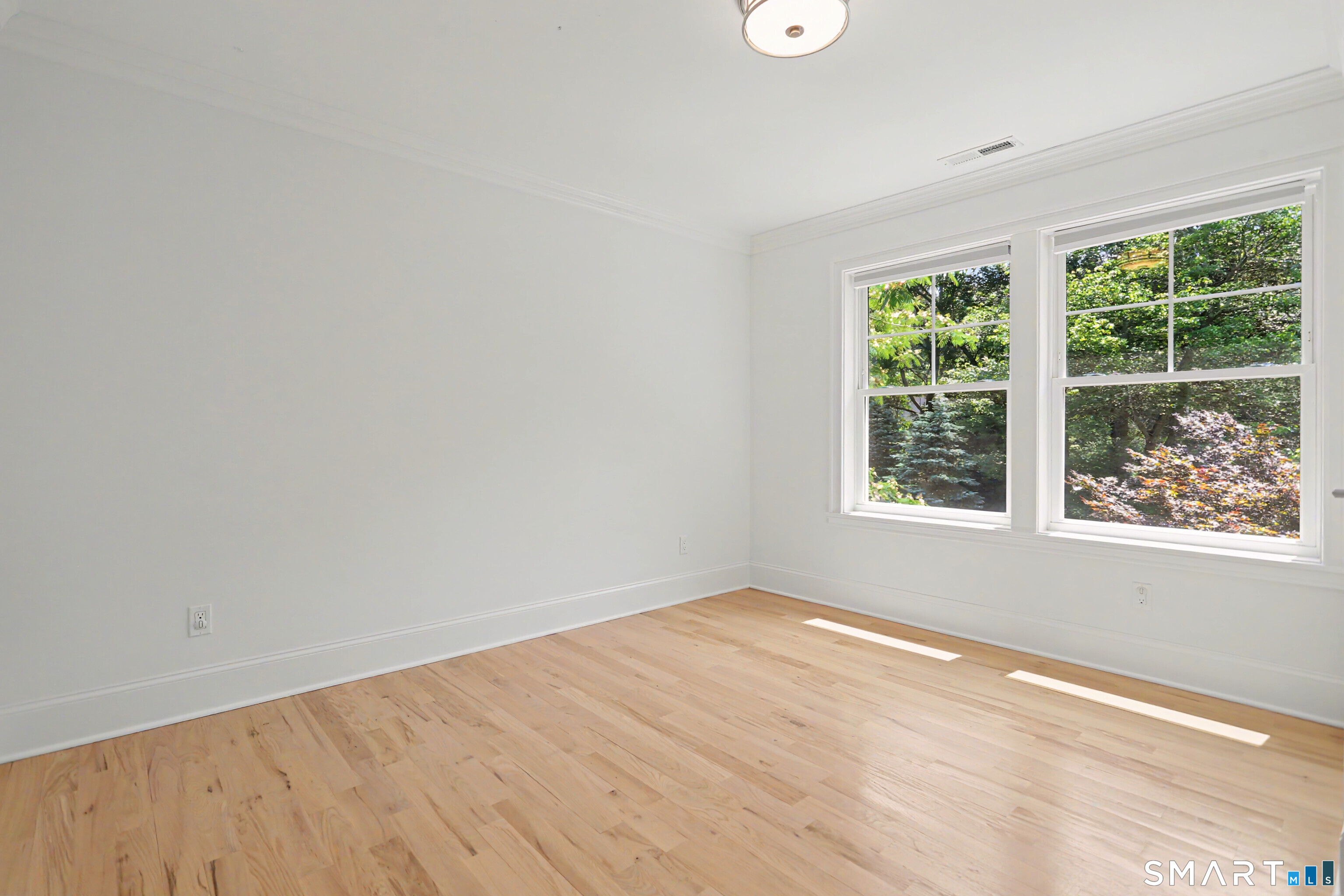 469 Woodridge Avenue