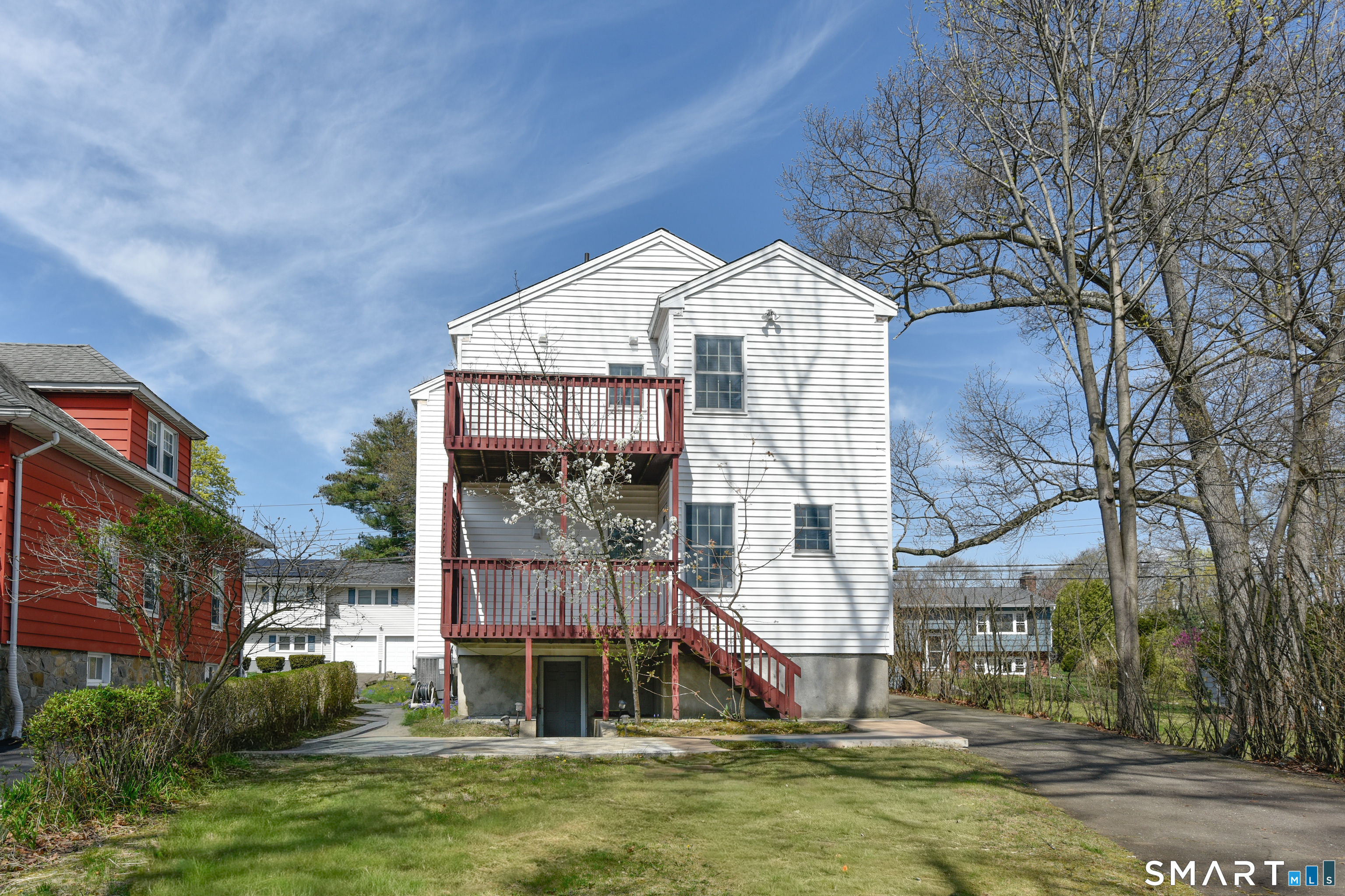 5 Moody Avenue