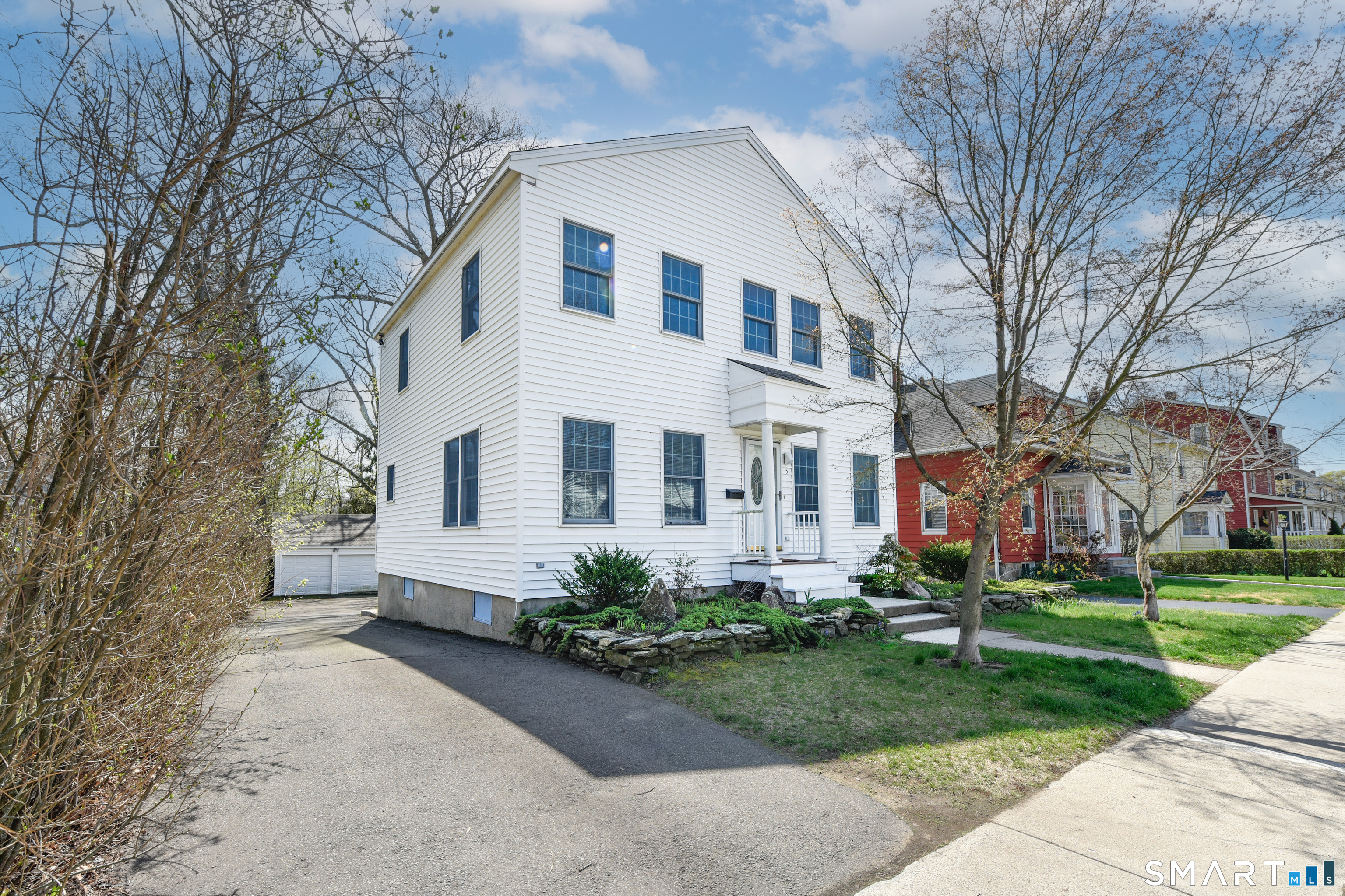 5 Moody Avenue