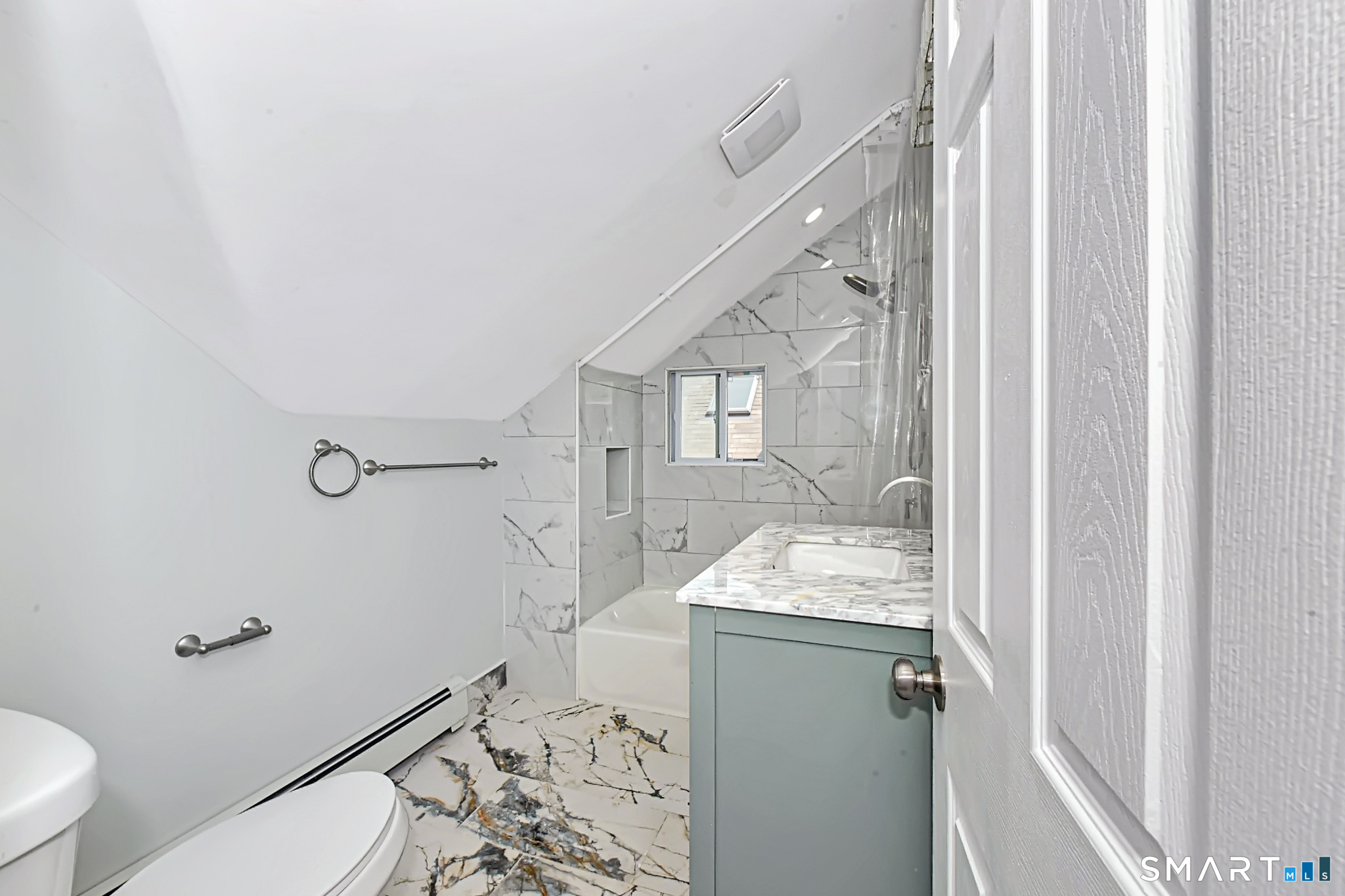 463 Wilmot Avenue Unit: 3